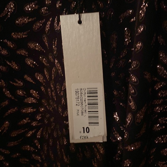 Blouse purchased as gift in England. Beautiful detailing. - Picture 3 of 3